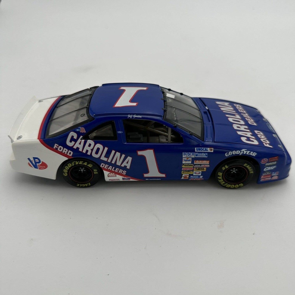 Jeff Gordon #1 Carolina Ford Dealers 1991 Ford Thunderbird Action 1:24